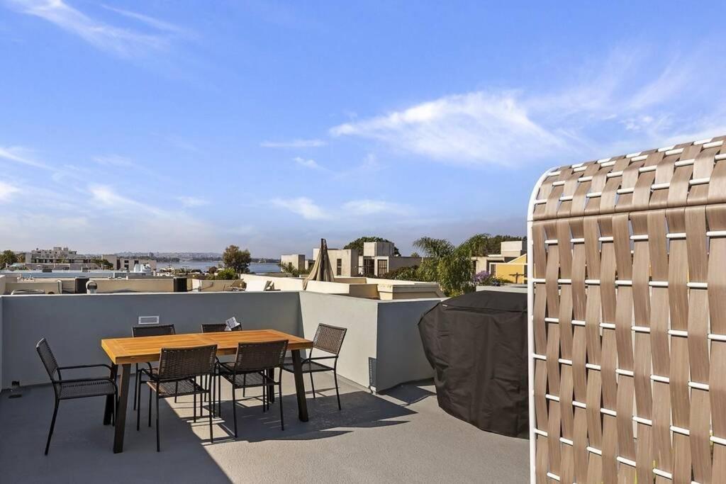 Villa 3Bd Sleeps 8 Rooftop Bayside Feel The Ocean Breeze à San Diego Extérieur photo